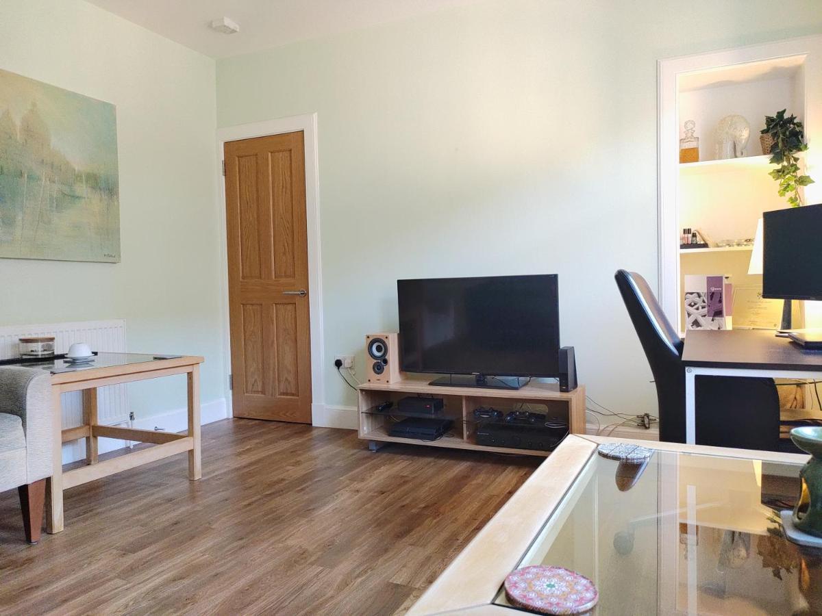 THE AMAZING IONA STREET - 2 BEDROOM FREE PARKING ≡ Edinburgh, United ...